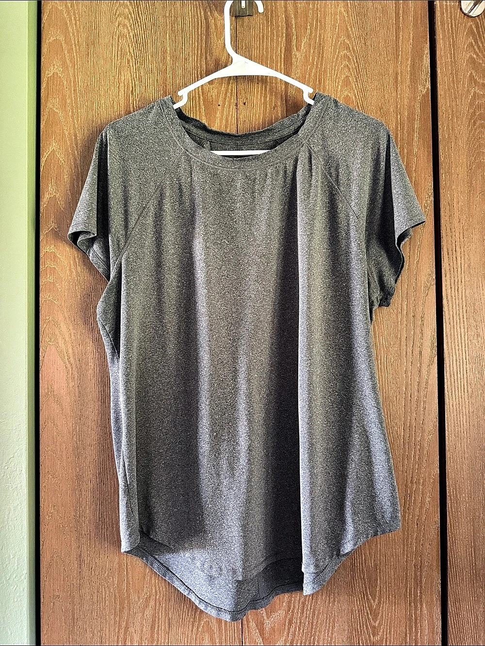 All in Motion Beyond Ease Crewneck Legging Friendly Short Sleeve T-Shirt Short